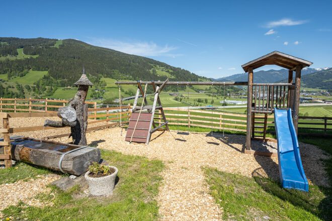 Spielplatz - Urlaub am Bauernhof in Flachau, Burnstein Spielplatz - Urlaub am Bauernhof in Flachau, Burnstein